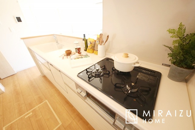 【キッチン】 | 平日・休日問わず、いつでもご見学が出来ます♪☆実際に見て、触れて感じる安心のお住まい探しを体験して下さい♪☆物件情報だけでなく、地域の特色などなどエリア情報もお伝え出来たら嬉しいです♪