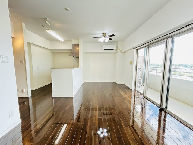 ミルコマンション真栄原スカイビューの居間・リビング