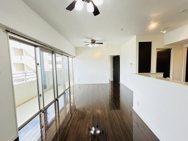 ミルコマンション真栄原スカイビューの居間・リビング