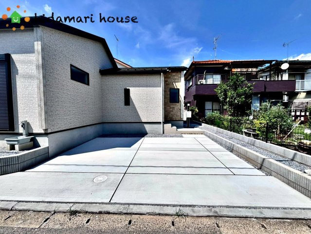 蓮田市江ヶ崎　新築戸建　ブルーミングガーデン01の駐車場