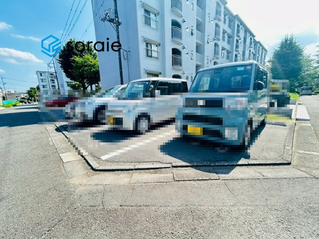 西武狭山グリーンヒル７号棟の駐車場