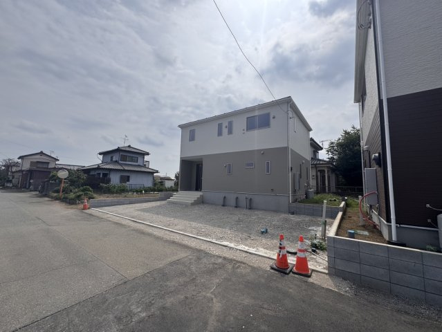 深谷市武蔵野第１　の前面道路含む現地写真|２号棟現地前面道路（2025年08月22日）撮影