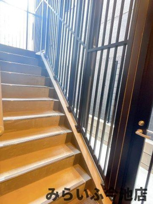 【バルコニー】 | ルーエ今池 | 非常階段