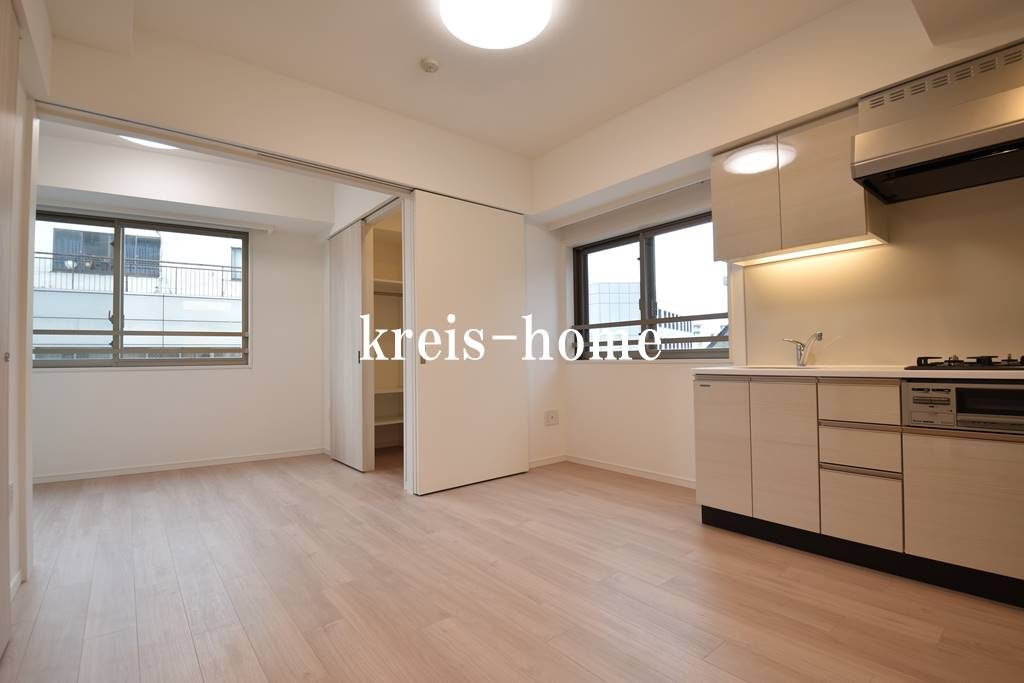 パークルール神田司町ロンドの居間・リビング