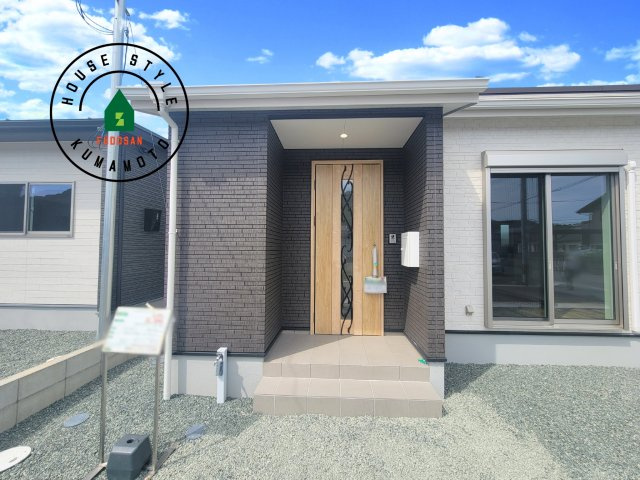 宇土市宮庄町第1-4棟（1号棟）の玄関|おでかけの時も帰った時も、「我が家」を最初に感じでもらえる素敵な空間に。