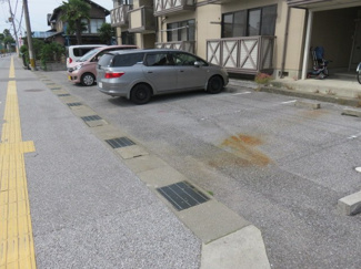 【駐車場】