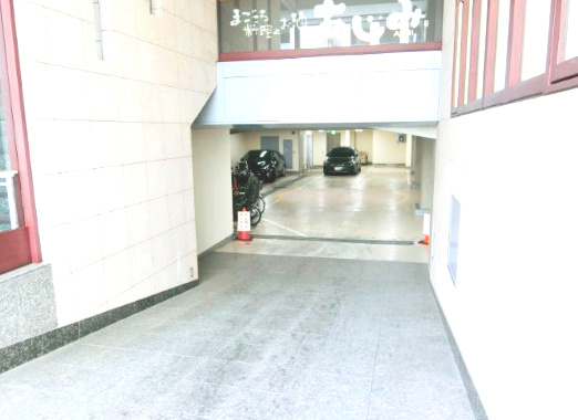 JPS本町ビルディングの駐車場