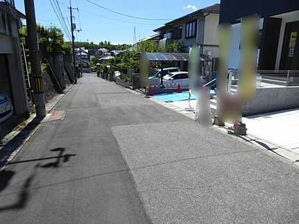 安佐北区亀崎の前面道路含む現地写真