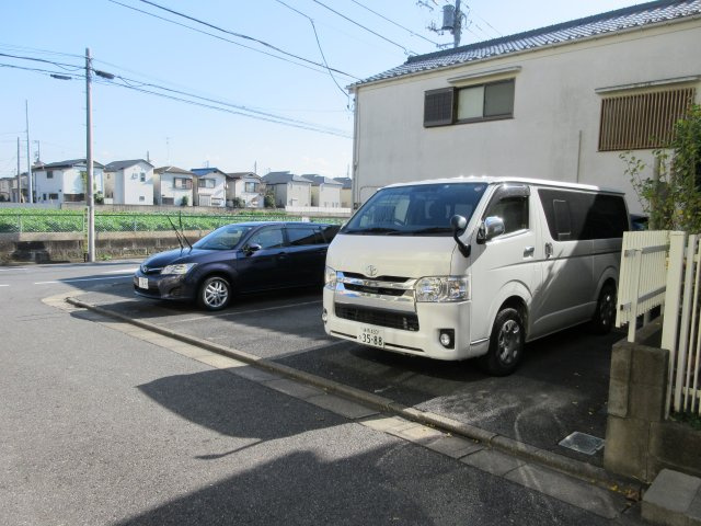 ワイアンドティー駐車場の駐車場