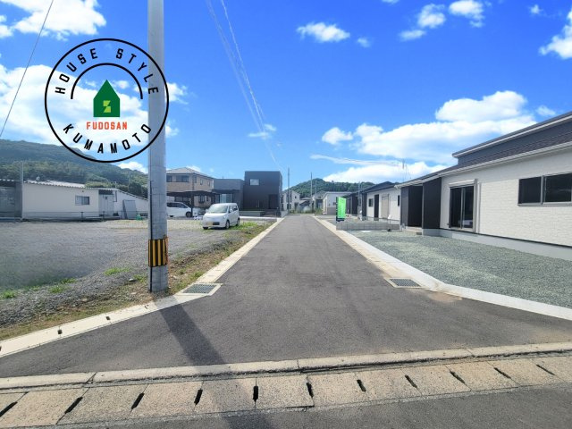 宇土市宮庄町第1-4棟（3号棟）の前面道路含む現地写真|前面道路です。