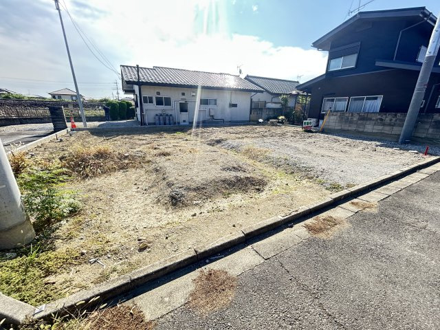 新築　藤岡市立石24-1期　LIGNAGE　１号棟の駐車場|現地写真　駐車スペースは並列2～3台分可能です！
