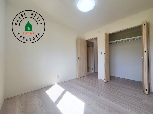 宇土市宮庄町第1-4棟（4号棟）の子供部屋|穏やかな光が差し込む室内には、穏やかな時間が流れます。