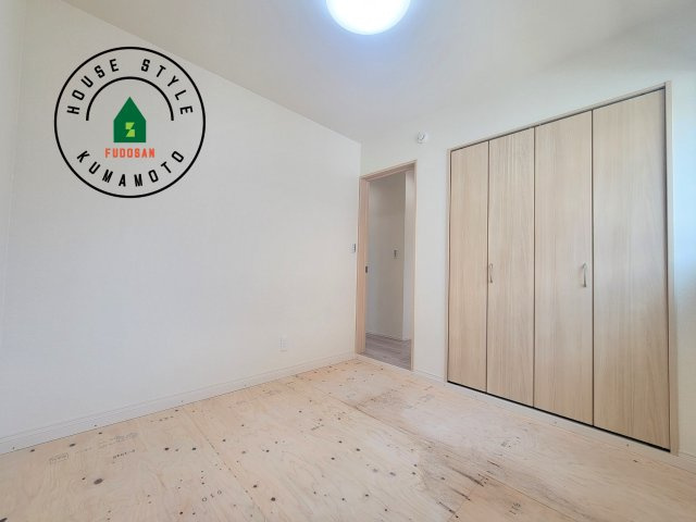 宇土市宮庄町第1-4棟（4号棟）の和室|和室を上手に活用すると暮らし方の幅が広がります。例えば普段は開け放して、子供の小さいうちはお昼寝や遊びのスペースに。畳はソフトなので転んでもケガをしにくく安心です