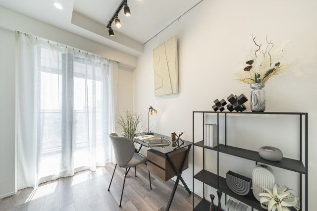 【洋室】 | ザ・パークハウス白金二丁目タワー | バルコニーに面した洋室（約5.2帖）