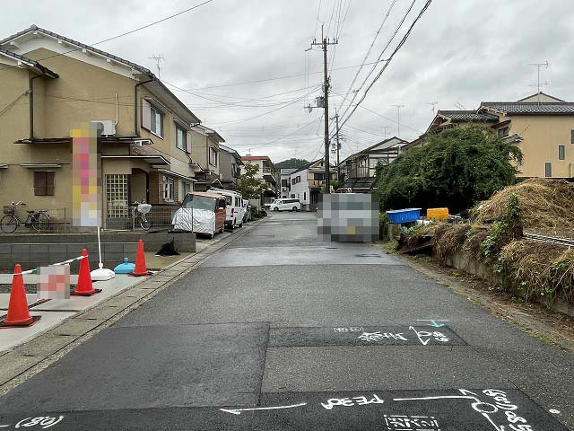 西賀茂大栗町 新築戸建(2期1号地)の前面道路含む現地写真