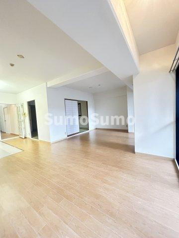 アストレア内淡路の居間・リビング