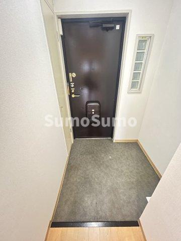 アストレア内淡路の玄関