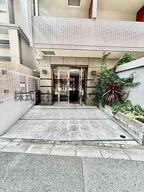 E-GATEのエントランス