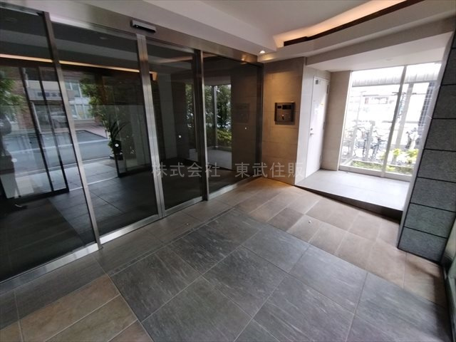 【エントランス】 | アンビシャスみずほ台 | 清潔なエントランスです