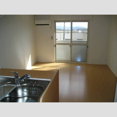 【居間・リビング】 | グランドマリアージュ | こちらのリビングで趣味の時間をお楽しみください