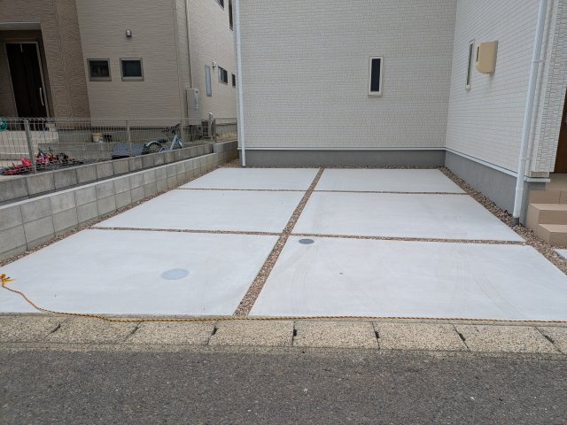 リーブルガーデン武豊町桜ケ丘2丁目　2号棟の駐車場|駐車スペース2台可能