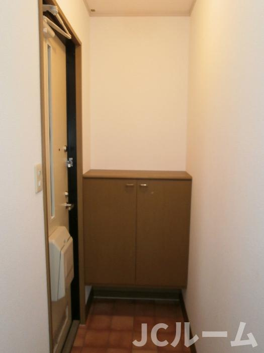 ロイヤルガーデン子安 Eの玄関