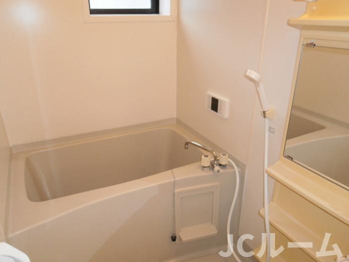 ロイヤルガーデン子安 Eの浴室