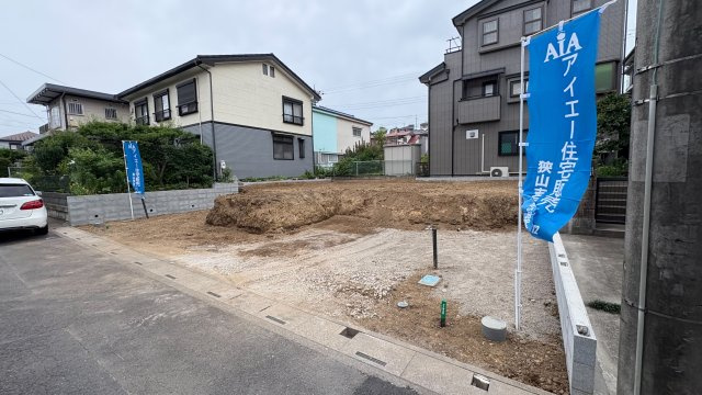 入間市大字高倉の新築一戸建の前面道路含む現地写真|買い物に便利な立地