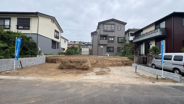 入間市大字高倉の新築一戸建の前面道路含む現地写真|閑静な住宅街