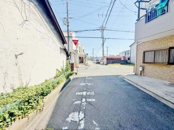 尼崎市大島１丁目　中古戸建の前面道路含む現地写真