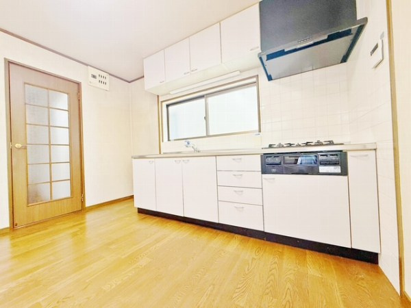 尼崎市大島１丁目　中古戸建のキッチン