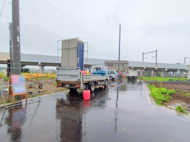 古河市女沼　新築戸建　8号棟の前面道路含む現地写真