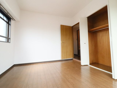 【洋室】 | ネオシティ岡崎弐番館