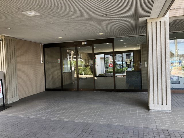 ネオシティ岡崎弐番館のエントランス