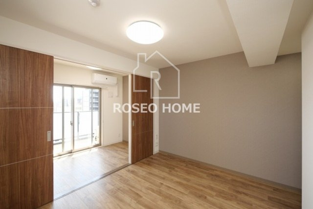 Dimora難波の居間・リビング