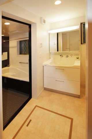 中野区丸山2丁目　新築戸建の内観：施工例|施工例