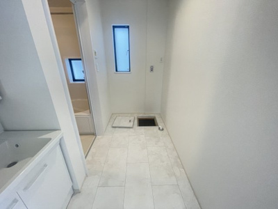 【脱衣所】 | うるま市与那城Ⅱ（全2棟）ラスト1号棟 | 1号棟　ゆとりある脱衣所♪