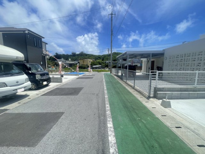 【前面道路含む現地写真】 | うるま市与那城Ⅱ（全2棟）ラスト1号棟 | ※南東側公道6m♪