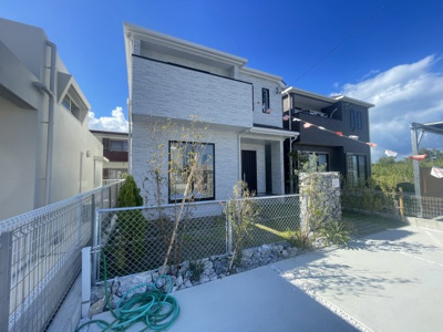 【外観】 | うるま市与那城Ⅱ（全2棟）ラスト1号棟 | 1号棟　並列駐車3台完備♪お庭付き♪