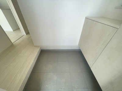 【玄関】 | うるま市与那城Ⅱ（全2棟）ラスト1号棟 | 1号棟　使いやすい玄関です♪