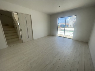 【居間・リビング】 | うるま市与那城Ⅱ（全2棟）ラスト1号棟 | 1号棟　LDK18帖♪