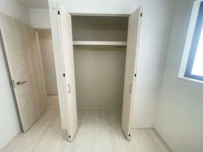 【収納】 | うるま市与那城Ⅱ（全2棟）ラスト1号棟 | 1号棟　洋室4.5帖＋CL付き♪