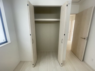 【収納】 | うるま市与那城Ⅱ（全2棟）ラスト1号棟 | 1号棟　洋室4.5帖＋CL付き♪