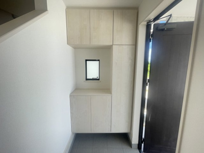 【玄関】 | うるま市与那城Ⅱ（全2棟）ラスト1号棟 | 1号棟　使いやすい玄関です♪