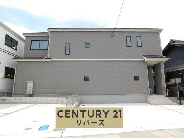 北名古屋市二子屋敷の新築一戸建の外観|◇ラスト１棟◇　　新価格！！いつでも見学出来ます♪（お問合せ当日、平日、水曜、夜間でもＯＫ）　駐車並列２台ＯＫ！　全居室南向き♪　続き間ＬＤＫ１９．６２帖！　南面に人工芝の庭付き♪