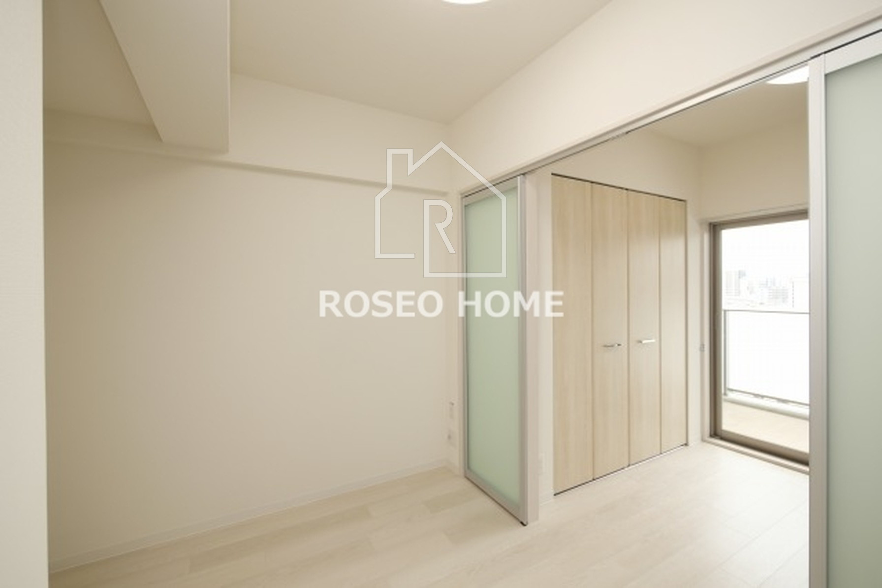 Dimora難波の居間・リビング