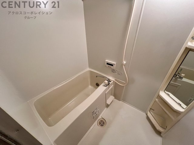 便利な浴室乾燥付きです