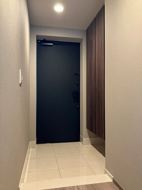 ルフォン横浜根岸の玄関