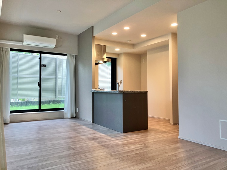 ルフォン横浜根岸の居間・リビング