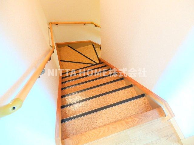 フィーレＢの内装|内階段です♪